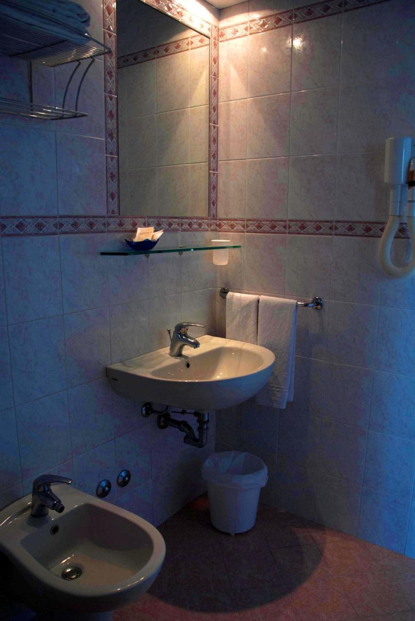 Hotel Silvana เบลลาเรีย-อีเจอา มารีนา ภายนอก รูปภาพ